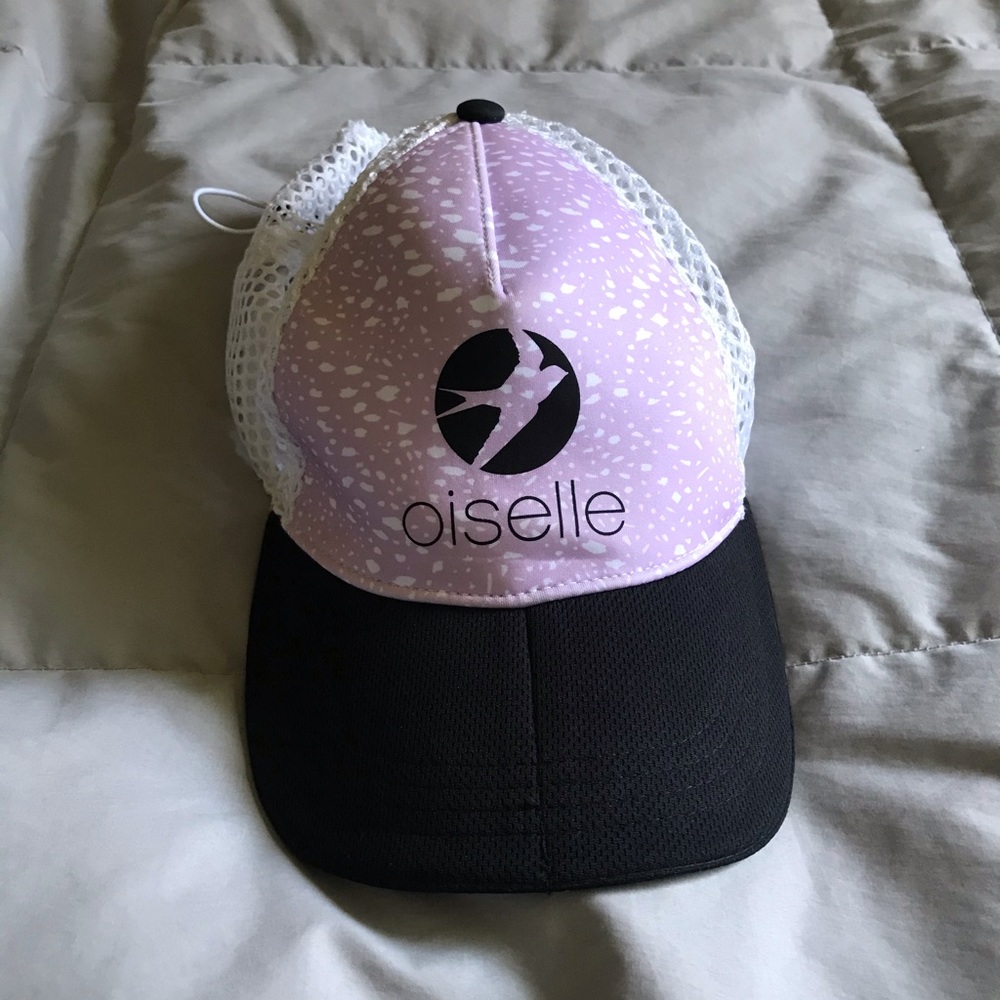 Oiselle hat